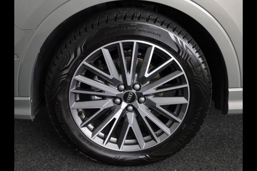 Audi Q3 Sportback 35 TFSI S Edition Competition 150 pk S-tronic | Private lease € 911,- | Navigatie | Parkeersensoren (Park assist) | Achteruitrijcamera | Lichtmetalen velgen 19" | S-Line |