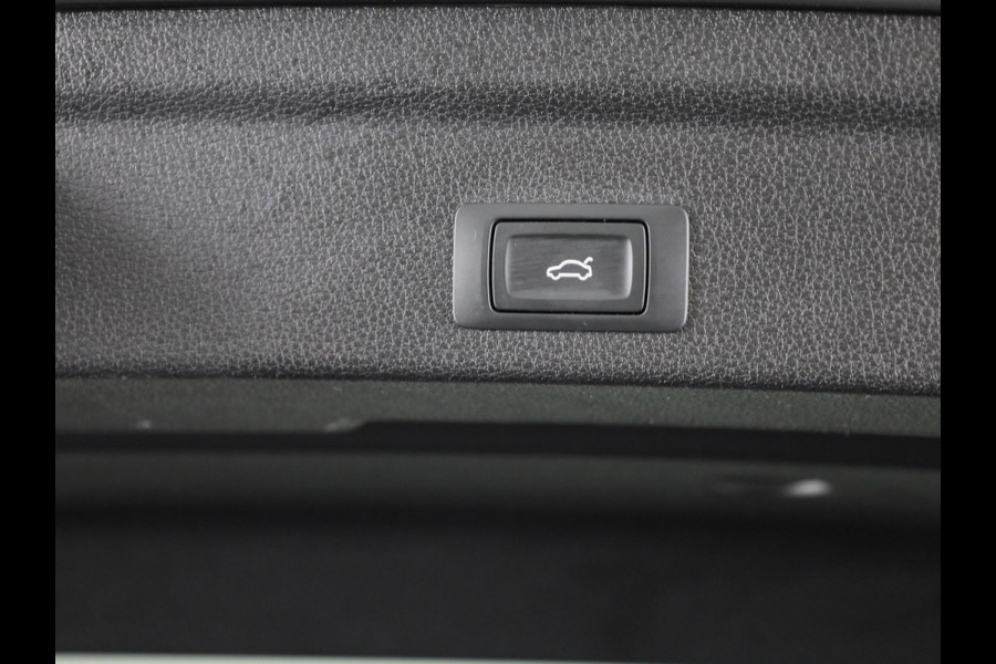 Audi Q3 Sportback 35 TFSI S Edition Competition 150 pk S-tronic | Private lease € 911,- | Navigatie | Parkeersensoren (Park assist) | Achteruitrijcamera | Lichtmetalen velgen 19" | S-Line |