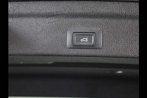 Audi Q3 Sportback 35 TFSI S Edition Competition 150 pk S-tronic | Private lease € 911,- | Navigatie | Parkeersensoren (Park assist) | Achteruitrijcamera | Lichtmetalen velgen 19" | S-Line |