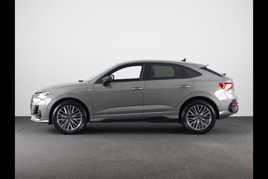 Audi Q3 Sportback 35 TFSI S Edition Competition 150 pk S-tronic | Private lease € 911,- | Navigatie | Parkeersensoren (Park assist) | Achteruitrijcamera | Lichtmetalen velgen 19" | S-Line |