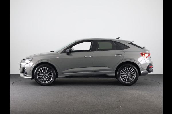 Audi Q3 Sportback 35 TFSI S Edition Competition 150 pk S-tronic | Private lease € 911,- | Navigatie | Parkeersensoren (Park assist) | Achteruitrijcamera | Lichtmetalen velgen 19" | S-Line |