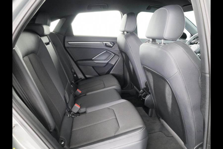 Audi Q3 Sportback 35 TFSI S Edition Competition 150 pk S-tronic | Private lease € 911,- | Navigatie | Parkeersensoren (Park assist) | Achteruitrijcamera | Lichtmetalen velgen 19" | S-Line |
