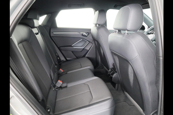 Audi Q3 Sportback 35 TFSI S Edition Competition 150 pk S-tronic | Private lease € 911,- | Navigatie | Parkeersensoren (Park assist) | Achteruitrijcamera | Lichtmetalen velgen 19" | S-Line |