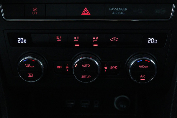 Seat Ateca 1.0 EcoTSI Sport (VIRTUAL COCKPIT, PARKEERSENSOREN, CRUISE CONTROL, NAVIGATIE, CARPLAY)