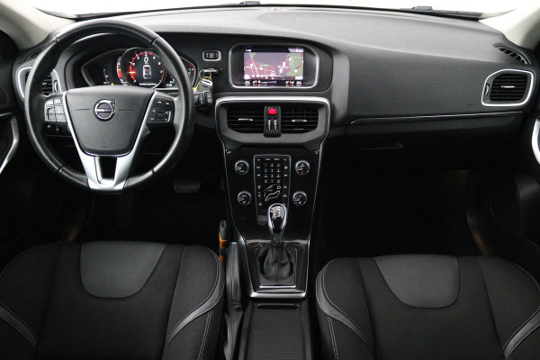 Volvo V40 1.5 T2 Edition+ (STOELVERWARMING, AUTOMAAT, VIRTUAL COCKPIT, PARKEERSENSOREN, CRUISE CONTROL, NAVIGATIE)