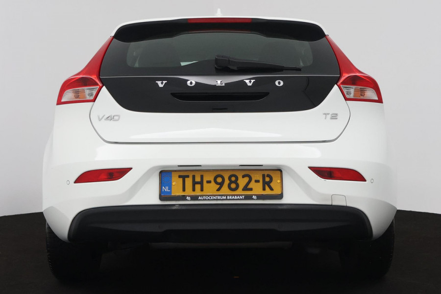 Volvo V40 1.5 T2 Edition+ (STOELVERWARMING, AUTOMAAT, VIRTUAL COCKPIT, PARKEERSENSOREN, CRUISE CONTROL, NAVIGATIE)
