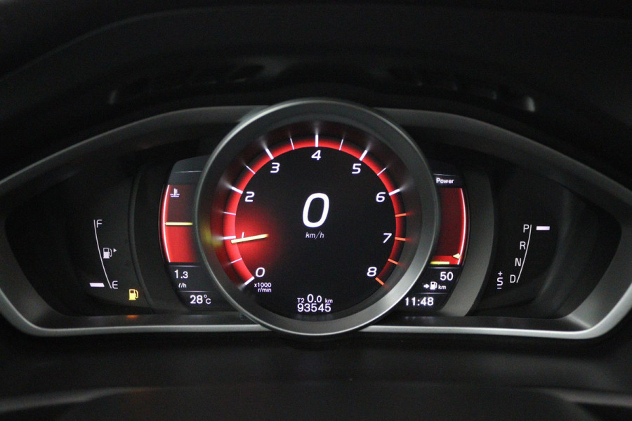 Volvo V40 1.5 T2 Edition+ (STOELVERWARMING, AUTOMAAT, VIRTUAL COCKPIT, PARKEERSENSOREN, CRUISE CONTROL, NAVIGATIE)