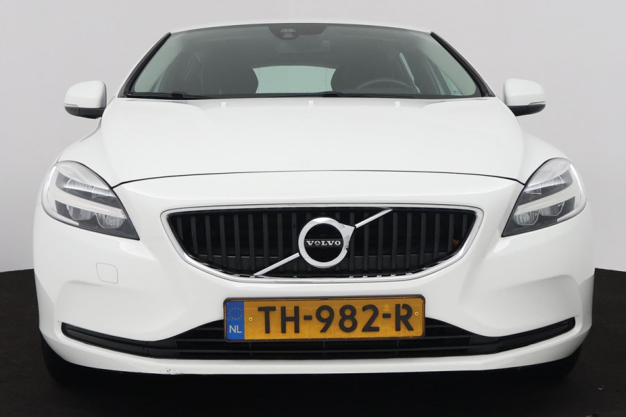 Volvo V40 1.5 T2 Edition+ (STOELVERWARMING, AUTOMAAT, VIRTUAL COCKPIT, PARKEERSENSOREN, CRUISE CONTROL, NAVIGATIE)