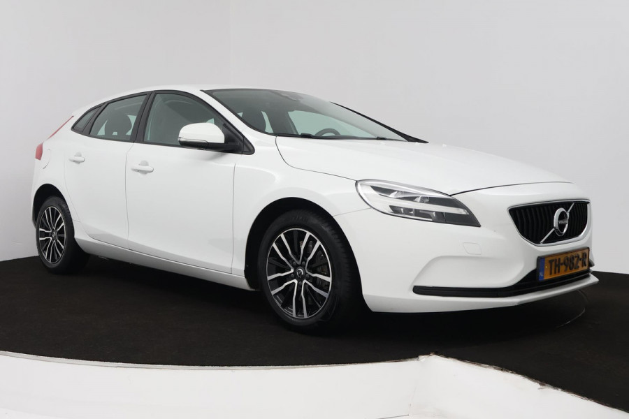 Volvo V40 1.5 T2 Edition+ (STOELVERWARMING, AUTOMAAT, VIRTUAL COCKPIT, PARKEERSENSOREN, CRUISE CONTROL, NAVIGATIE)