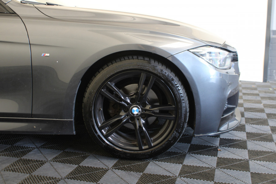 BMW 3 Serie Touring 320i Corporate Lease High Executive
