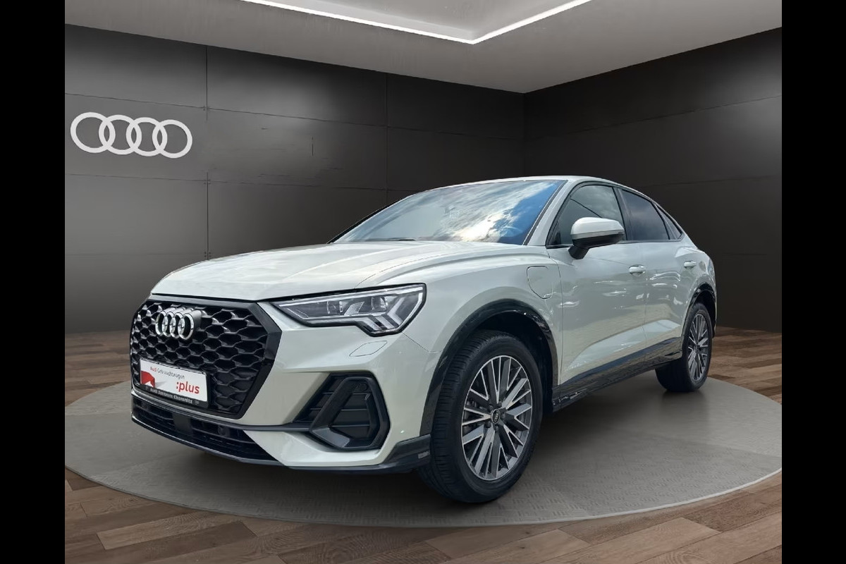 Audi Q3 Sportback 45 TFSI e S-LINE ** LED, VIRTUAL, ACC, OPTIK SCHWARZ, KEYLESS, 19-inch LMV ** 1e EIG - UNFALLFREI ** ** INFORMEER OOK NAAR ONZE AANTREKKELIJKE FINANCIAL-LEASE TARIEVEN ** Audi Q3 Sportback 45 TFSI e S-LINE ** LED, VIRTUAL, ACC, OPTIK SCHWARZ, KEYLESS, 19-inch LMV ** 1e EIG - UNFALLFREI ** ** INFORMEER OOK NAAR ONZE AANTREKKELIJKE FINANCIAL-LEASE TARIEVEN **