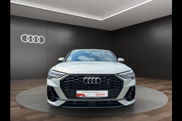 Audi Q3 Sportback 45 TFSI e S-LINE ** LED, VIRTUAL, ACC, OPTIK SCHWARZ, KEYLESS, 19-inch LMV ** 1e EIG - UNFALLFREI ** ** INFORMEER OOK NAAR ONZE AANTREKKELIJKE FINANCIAL-LEASE TARIEVEN **