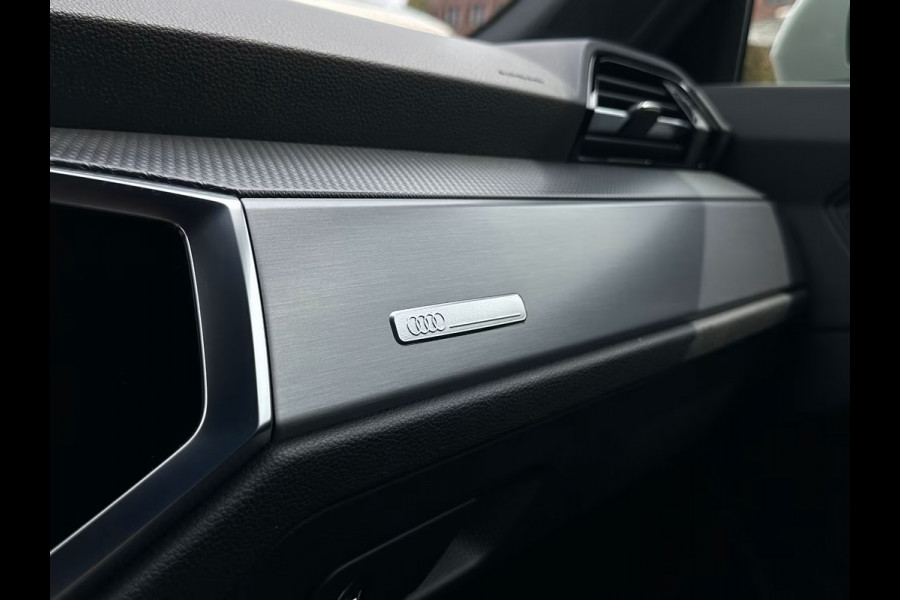 Audi Q3 Sportback 45 TFSI e S-LINE ** LED, VIRTUAL, ACC, OPTIK SCHWARZ, KEYLESS, 19-inch LMV ** 1e EIG - UNFALLFREI ** ** INFORMEER OOK NAAR ONZE AANTREKKELIJKE FINANCIAL-LEASE TARIEVEN **