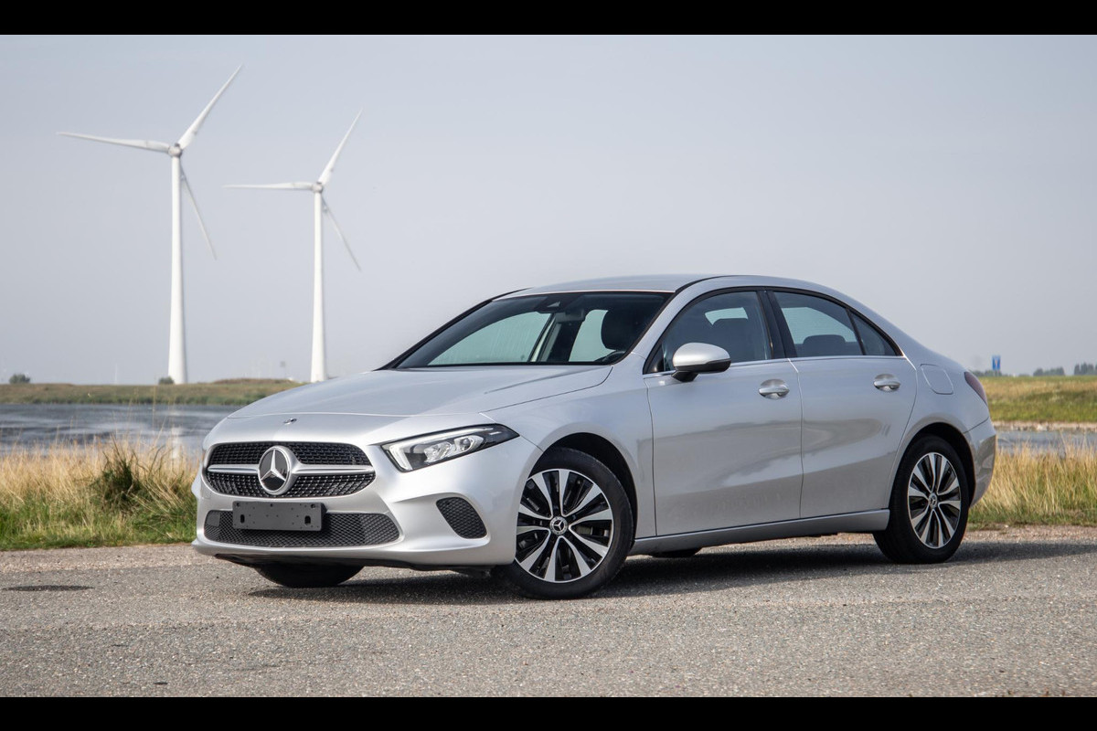 Mercedes-Benz A-Klasse A-Klasse Limousine A-Klasse Limousine A 250 e ( AUTOMAAT / LEDER / CRUISE CONTROLE / CAMERA / CARPLAY Mercedes-Benz A-Klasse A-Klasse Limousine A-Klasse Limousine A 250 e ( AUTOMAAT / LEDER / CRUISE CONTROLE / CAMERA / CARPLAY