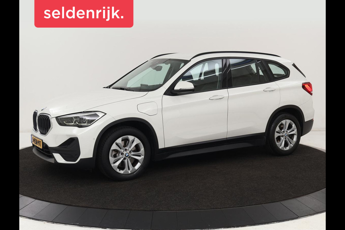 BMW X1 xDrive25e eDrive Edition | Leder | Head-Up | Stoelverwarming | Full LED | Navigatie | Climate control | Parkeerhulp | Cruise control | DAB