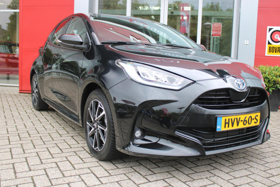 Toyota Yaris 1.5 Hybrid 115PK DYNAMIC | ACHTERUITRIJ CAMERA | ADAPTIVE CRUISE CONTROL | ELEKTRISCHE RAMEN VOOR  / ACHTER | DAB+ RADIO | APPLE CARPLAY / ANDROID AUTO | CLIMATE CONTROL | ALL SEASONS BANDEN | LED VERLICHTING | MISTLAMPEN VOOR |