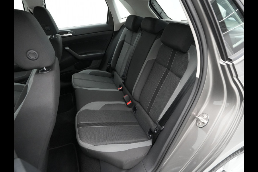 Volkswagen Polo 1.0 TSI 115pk DSG Highline Navigatie Camera Trekhaak Acc Clima Carplay 147