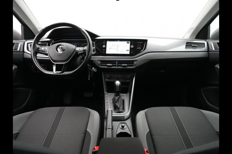 Volkswagen Polo 1.0 TSI 115pk DSG Highline Navigatie Camera Trekhaak Acc Clima Carplay 147