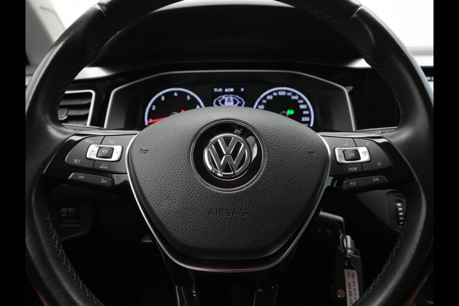 Volkswagen Polo 1.0 TSI 115pk DSG Highline Navigatie Camera Trekhaak Acc Clima Carplay 147