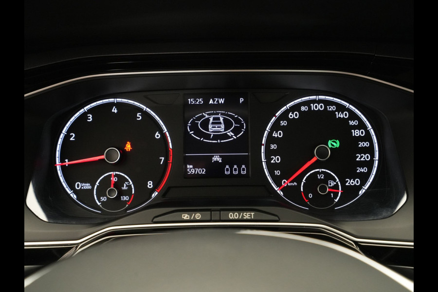 Volkswagen Polo 1.0 TSI 115pk DSG Highline Navigatie Camera Trekhaak Acc Clima Carplay 147