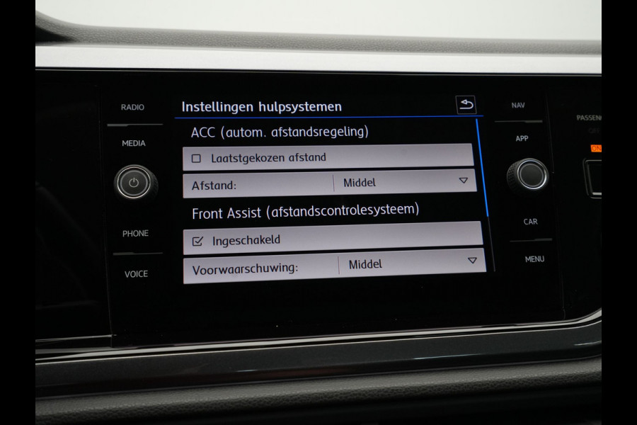 Volkswagen Polo 1.0 TSI 115pk DSG Highline Navigatie Camera Trekhaak Acc Clima Carplay 147