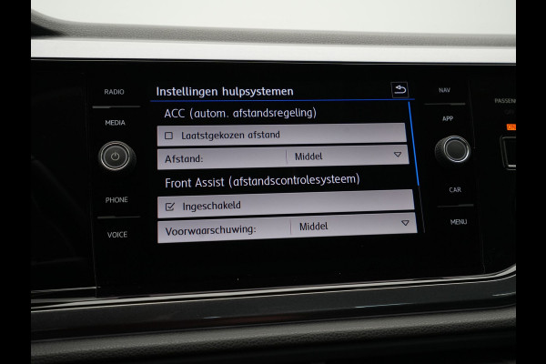 Volkswagen Polo 1.0 TSI 115pk DSG Highline Navigatie Camera Trekhaak Acc Clima Carplay 147