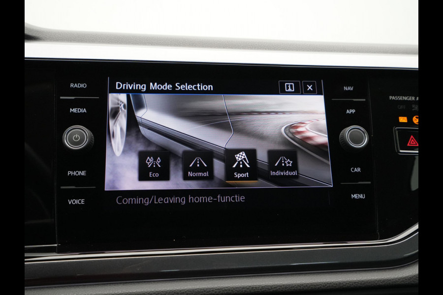 Volkswagen Polo 1.0 TSI 115pk DSG Highline Navigatie Camera Trekhaak Acc Clima Carplay 147