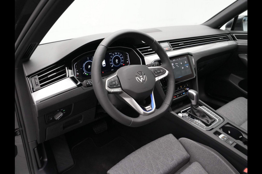 Volkswagen Passat Variant 1.4 TSI 218pk PHEV GTE Business Panorama Camera Stoelverwarming 18'' Lm Velgen 139