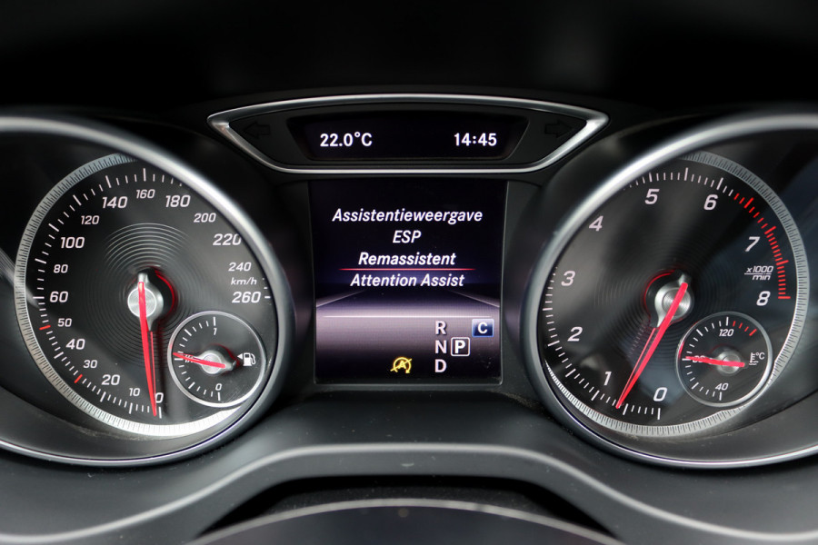 Mercedes-Benz CLA-Klasse Shooting Brake 200 AMG Line Aut7 | Nightpakket | Trekhaak | Camera | Apple Carplay/Android Auto | Stoelverwarming |