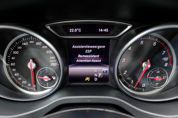 Mercedes-Benz CLA-Klasse Shooting Brake 200 AMG Line Aut7 | Nightpakket | Trekhaak | Camera | Apple Carplay/Android Auto | Stoelverwarming |