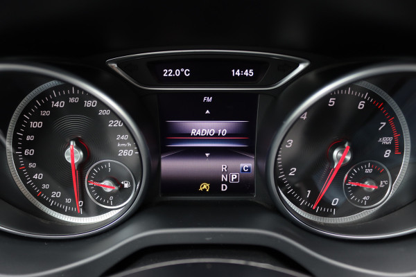 Mercedes-Benz CLA-Klasse Shooting Brake 200 AMG Line Aut7 | Nightpakket | Trekhaak | Camera | Apple Carplay/Android Auto | Stoelverwarming |