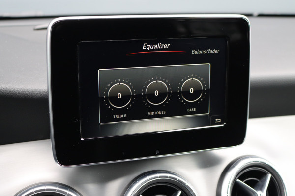 Mercedes-Benz CLA-Klasse Shooting Brake 200 AMG Line Aut7 | Nightpakket | Trekhaak | Camera | Apple Carplay/Android Auto | Stoelverwarming |