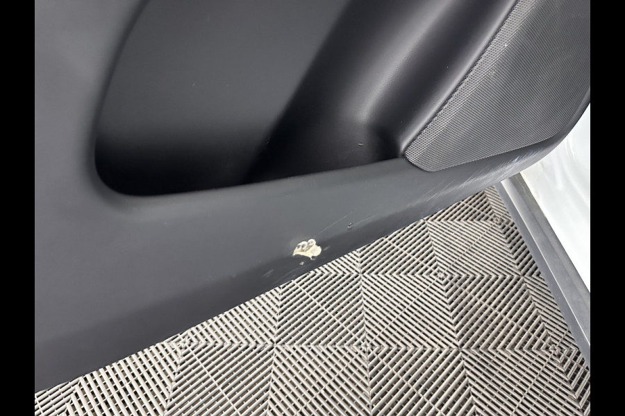 Tesla Model X Long Range [ 7-Pers. ] Aut. *PANO-WINDOW | AUTO-PILOT | LUXURY-LEATHER | TOP-VIEW | NAVI-FULLMAP | FULL-LED | AIR-SUSPENSION | DIGI-COCKPIT | KEYLESS | CAMERA | DAB+ | HEATED-COMFORTSEATS | 22''ALU*