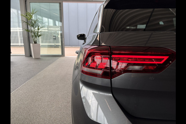 Volkswagen T-Roc 1.5 TSi 150PK DSG Sport Business R-Line CAMERA/NAVI/ADAPT.CRUISE/PDC/19INCH/AFN.TREKHAAK