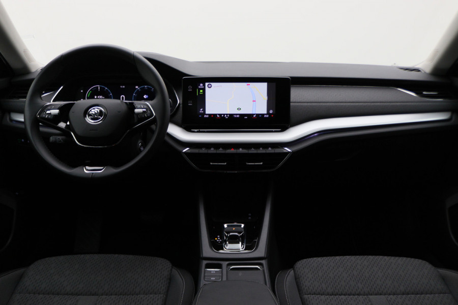 Škoda Octavia Combi 1.4 TSI iV PHEV Sportline Business LED, Head-Up, Apple Carplay, Memory, Keyless, ACC, Afn. Trekhaak, 18"