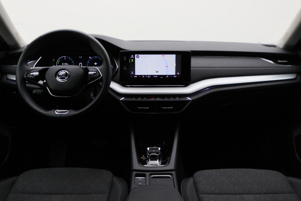 Škoda Octavia Combi 1.4 TSI iV PHEV Sportline Business LED, Head-Up, Apple Carplay, Memory, Keyless, ACC, Afn. Trekhaak, 18"