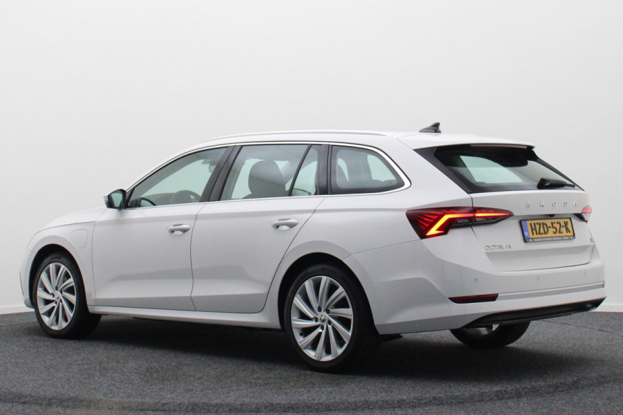 Škoda Octavia Combi 1.4 TSI iV PHEV Sportline Business LED, Head-Up, Apple Carplay, Memory, Keyless, ACC, Afn. Trekhaak, 18"