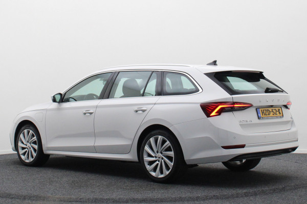 Škoda Octavia Combi 1.4 TSI iV PHEV Sportline Business LED, Head-Up, Apple Carplay, Memory, Keyless, ACC, Afn. Trekhaak, 18"