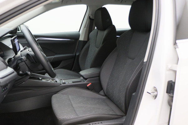 Škoda Octavia Combi 1.4 TSI iV PHEV Sportline Business LED, Head-Up, Apple Carplay, Memory, Keyless, ACC, Afn. Trekhaak, 18"