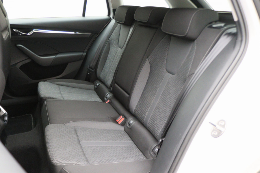 Škoda Octavia Combi 1.4 TSI iV PHEV Sportline Business LED, Head-Up, Apple Carplay, Memory, Keyless, ACC, Afn. Trekhaak, 18"