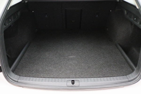 Škoda Octavia Combi 1.4 TSI iV PHEV Sportline Business LED, Head-Up, Apple Carplay, Memory, Keyless, ACC, Afn. Trekhaak, 18"