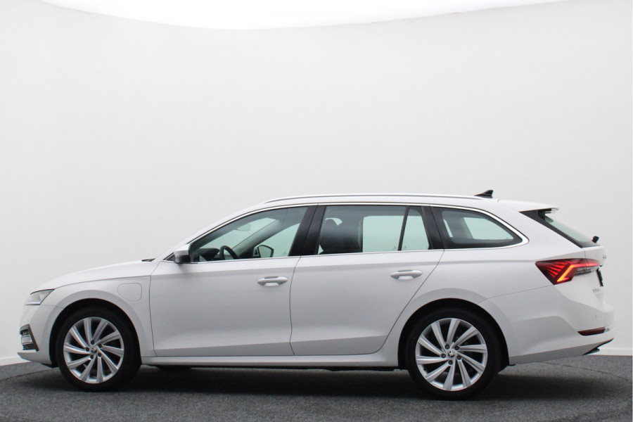 Škoda Octavia Combi 1.4 TSI iV PHEV Sportline Business LED, Head-Up, Apple Carplay, Memory, Keyless, ACC, Afn. Trekhaak, 18"