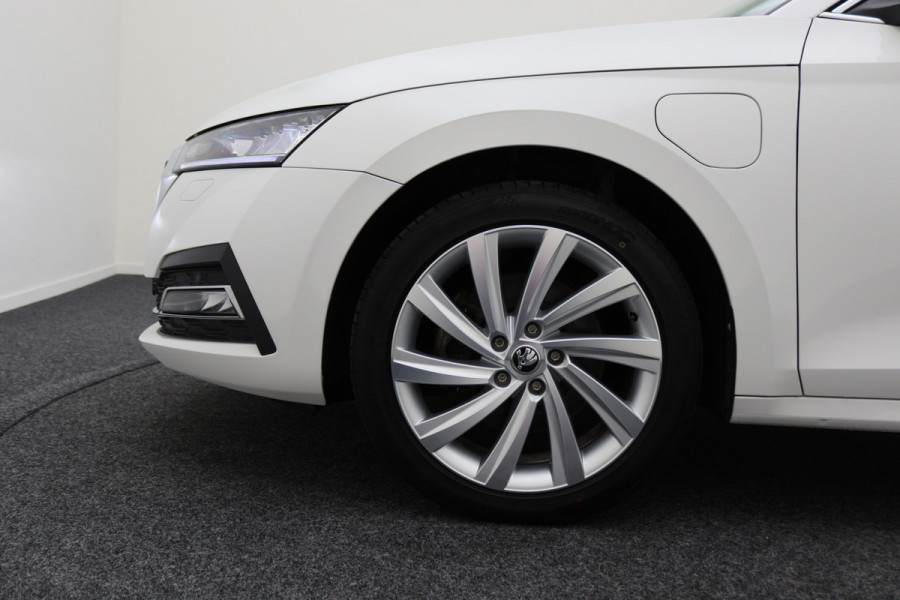 Škoda Octavia Combi 1.4 TSI iV PHEV Sportline Business LED, Head-Up, Apple Carplay, Memory, Keyless, ACC, Afn. Trekhaak, 18"