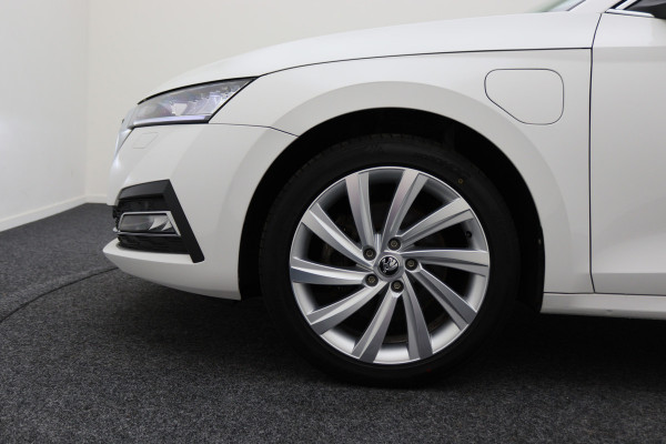 Škoda Octavia Combi 1.4 TSI iV PHEV Sportline Business LED, Head-Up, Apple Carplay, Memory, Keyless, ACC, Afn. Trekhaak, 18"