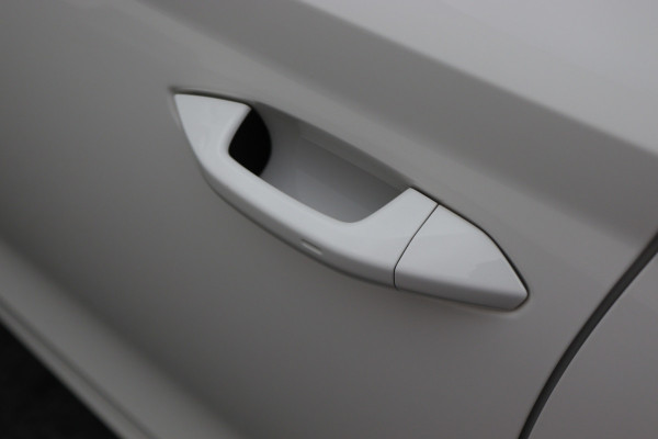 Škoda Octavia Combi 1.4 TSI iV PHEV Sportline Business LED, Head-Up, Apple Carplay, Memory, Keyless, ACC, Afn. Trekhaak, 18"