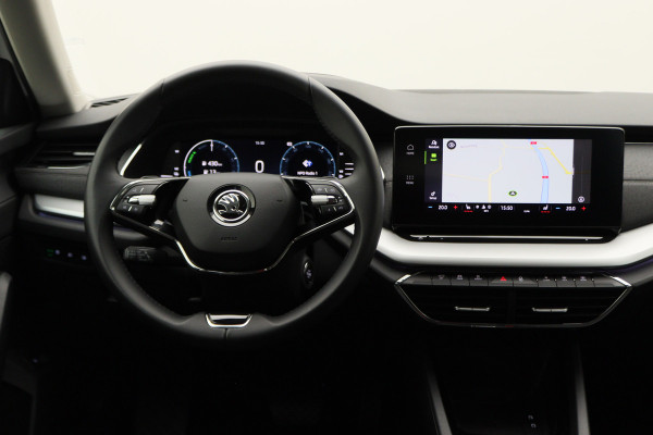 Škoda Octavia Combi 1.4 TSI iV PHEV Sportline Business LED, Head-Up, Apple Carplay, Memory, Keyless, ACC, Afn. Trekhaak, 18"