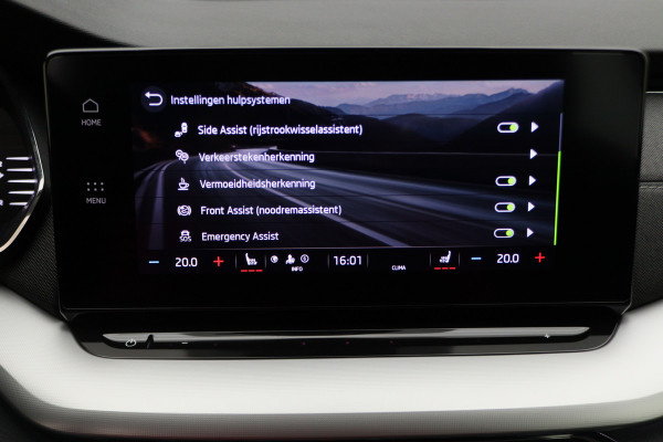 Škoda Octavia Combi 1.4 TSI iV PHEV Sportline Business LED, Head-Up, Apple Carplay, Memory, Keyless, ACC, Afn. Trekhaak, 18"