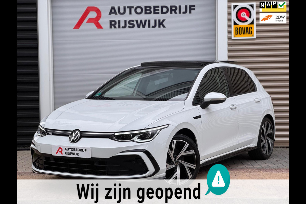 Volkswagen Golf 1.5 eTSI R-Line Pano/Matrix/Blindspot/Camera Volkswagen Golf 1.5 eTSI R-Line Pano/Matrix/Blindspot/Camera