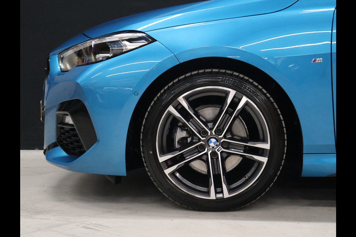 BMW 2 Serie Gran Coupé 218i M Sport [SCHUIFKANTELDAK, CAMERA, PDC V+A, ADAPTIVE CRUISE CONTROL, APPLE CARPLAY, ANDROID, SFEERVERLICHTING, NAVIGATIE, NIEUWSTAAT]