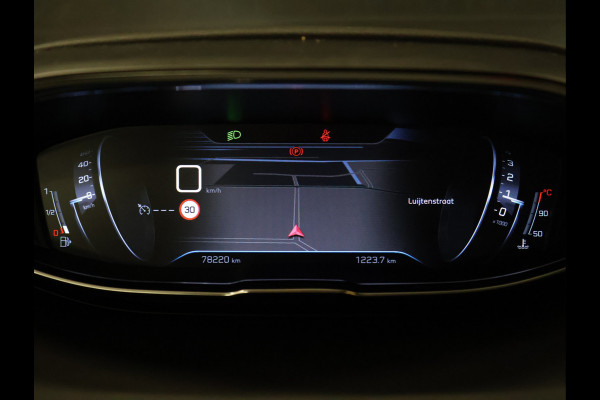Peugeot 3008 1.2 PureTech Blue Lease Executive [APPLE CARPLAY, ANDROID AUTO, CRUISE CONTROL, PDC ACHTER, NAVIGATIE, AIRCO, NIEUWSTAAT]